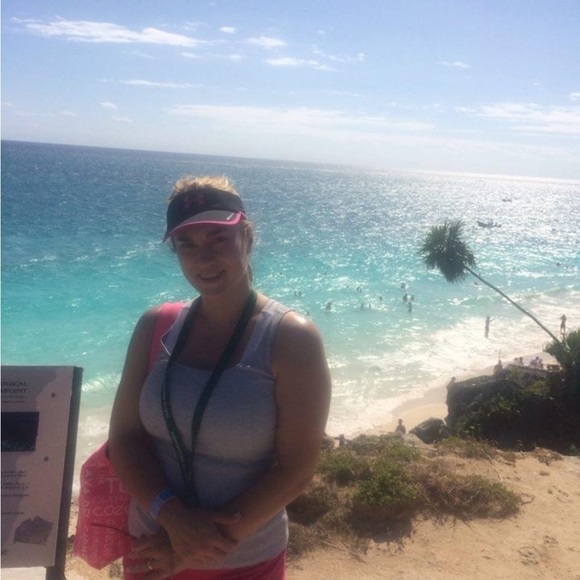 Meet your Posh Ambassador! Christie - Picture 4 of 9